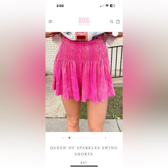 Queen of Hearts Pink Pleated High-Waist Shorts - Picture 2 of 2